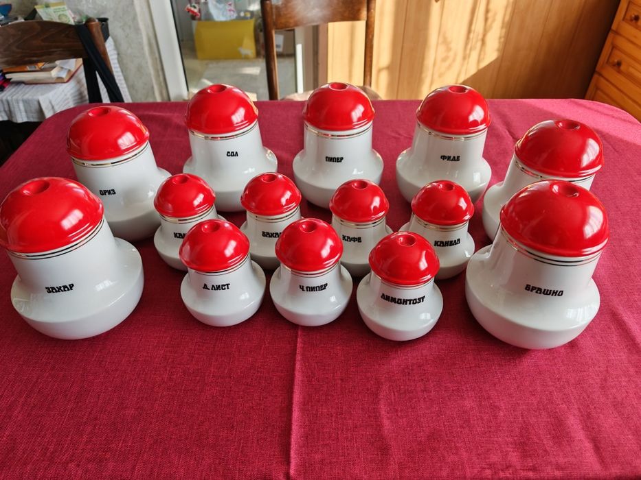 Порцеланови буркани за подправки