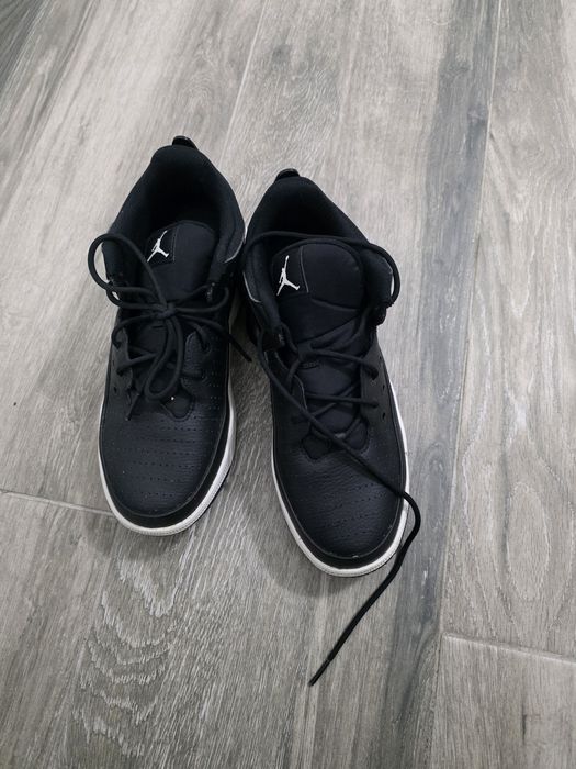 Adidasi jordan marimea 38.5 uzati