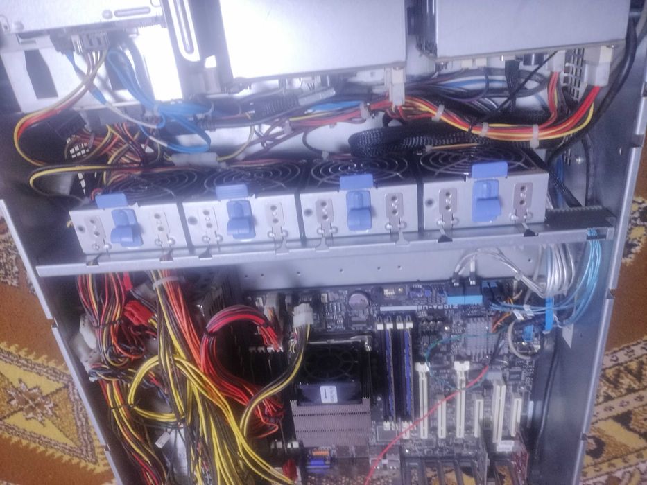 Workstation Server Asus Z10PA-U8 raid 64 TB