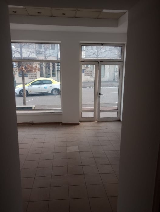 Spațiu comercial de închiriat - 30mp - centru