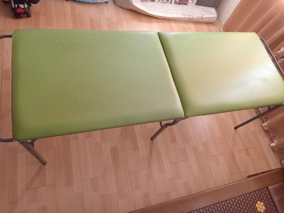 Продам кушетку в Астане без прорези