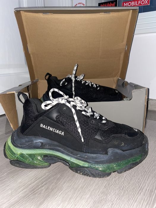 vand BALENCIAGA triple S noi.