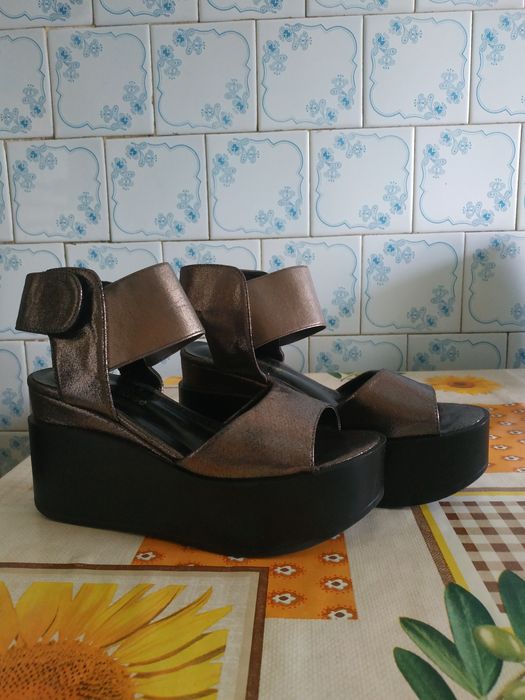 Босоножки женские почти новые