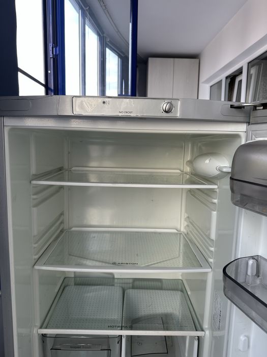 Холодильник Ariston