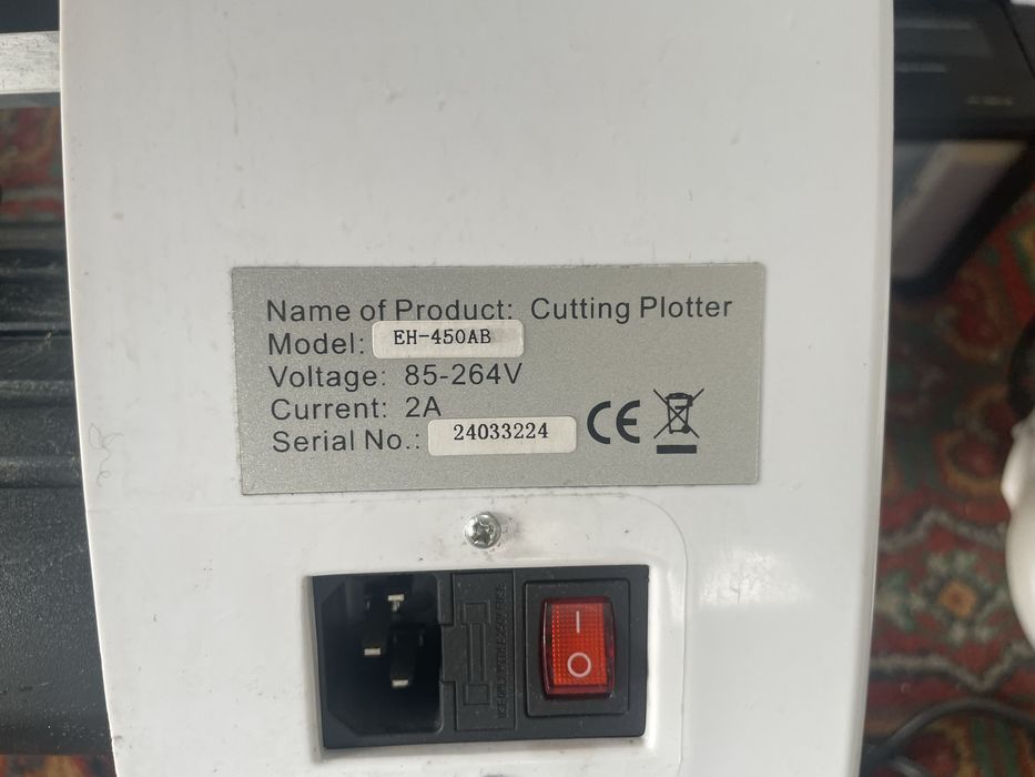 Продам принтер епсон  1800  и  режуший плотер