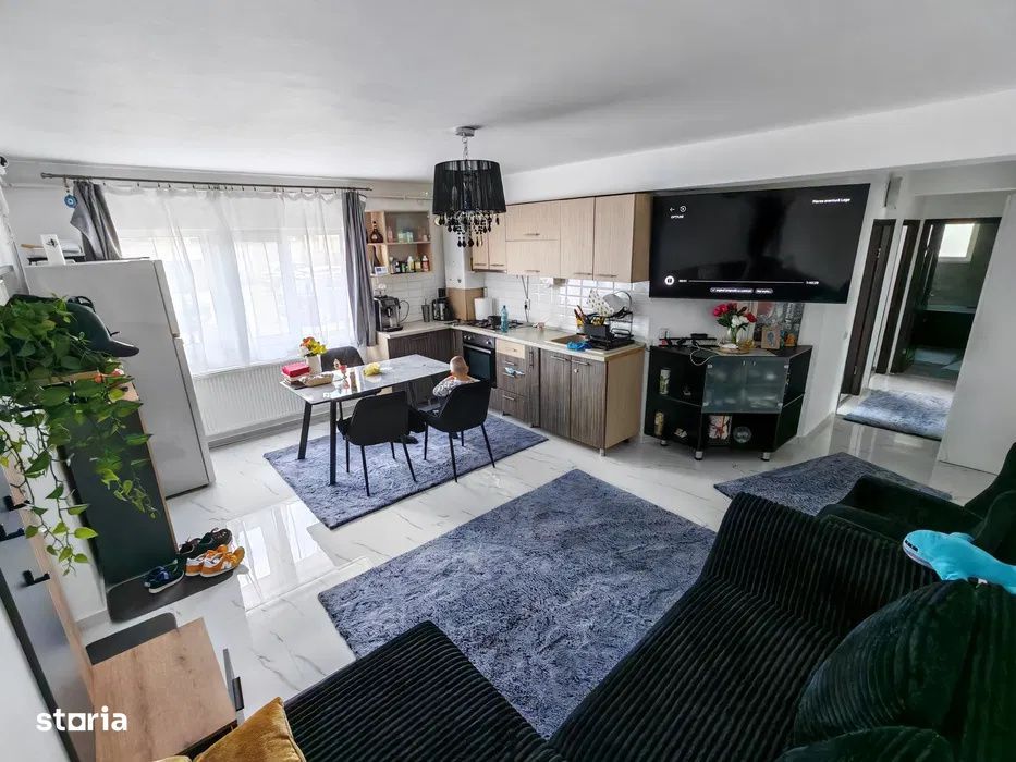 Apartament cu 3 camere, 61 mp, parcare, zona Cetatii — fotografia 1