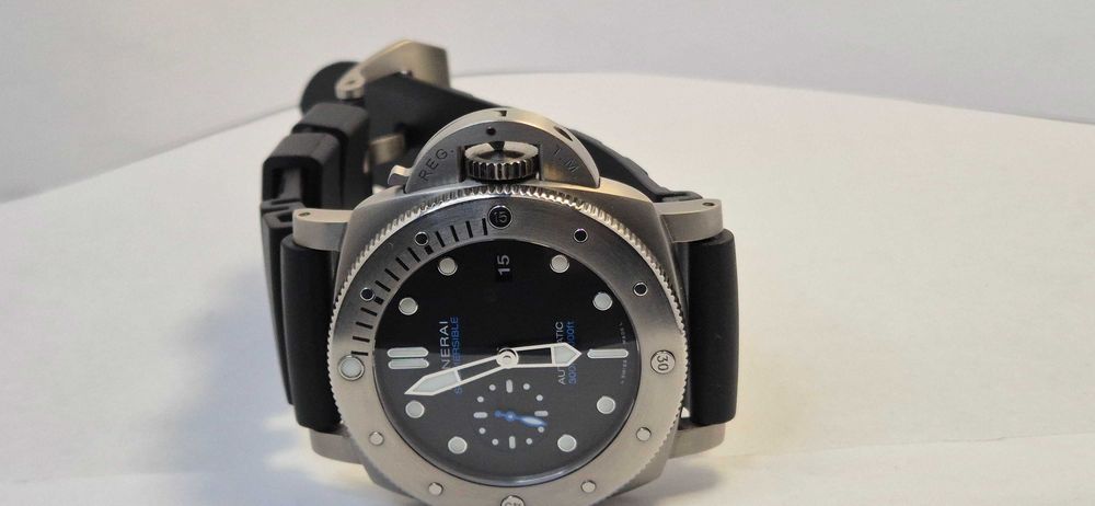 Panerai Luminor Submersible