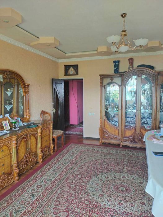Дружба Народов, метро Ешлик  4-х комнатная кв/ра, 95м2