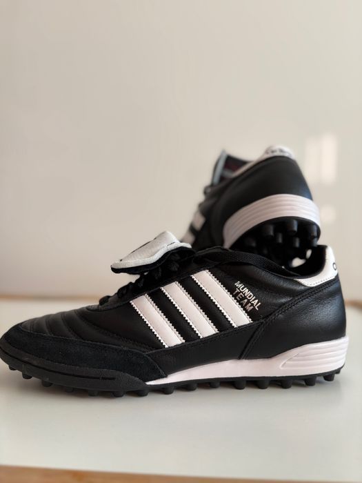 Adidas Mundial-Fotbal