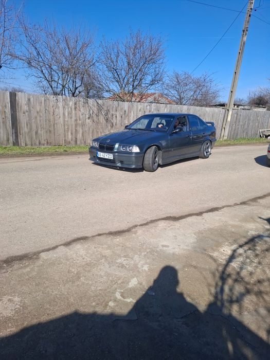 BMW e36 foarte ingrijit