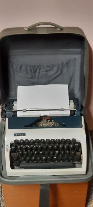 Mașină de scris Erika impecabilă