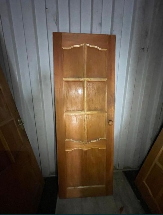 Продам межкомнатные двери