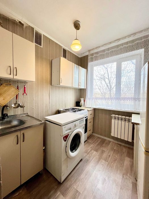 2-комнатная на Строителей ][