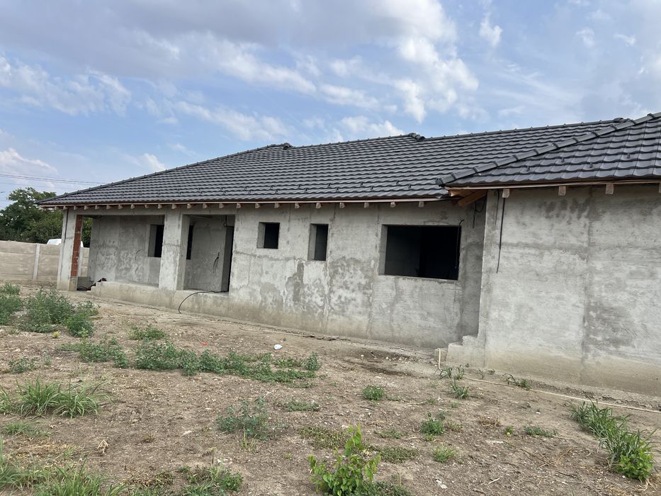 Peciu Nou – Casă individuală pe parter, teren 950 mp, racordată la apă, gaz și curent