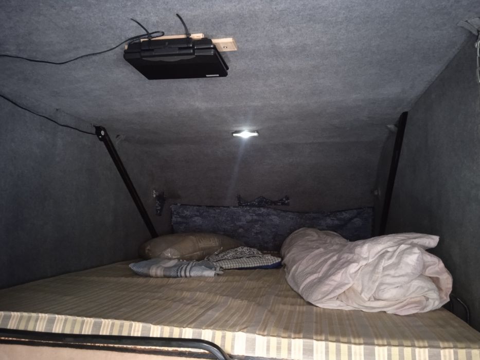 Домик  для зимней рыбалки в прицеп