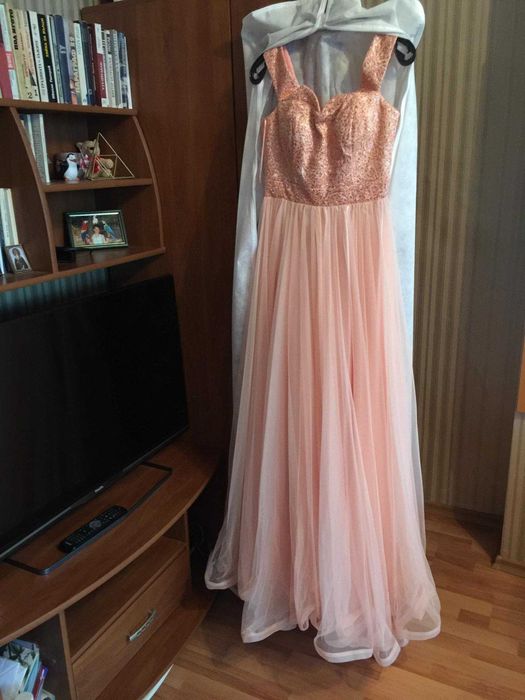 Бална рокля размер М