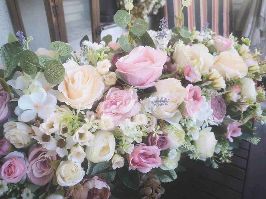 Аранжировка, изкуствени цветя