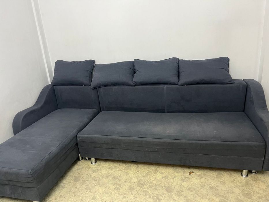 Диван Г образный