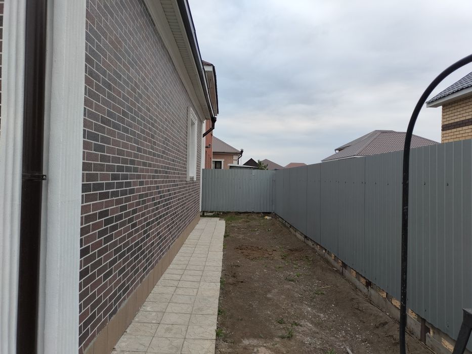 Продам дом  район гипермаркет Дина