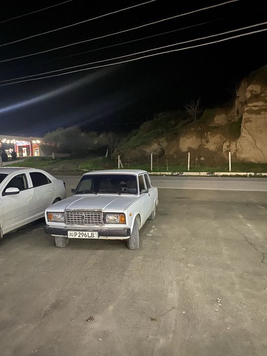 Kraska 2 ta kirlo almashgan qogan joyi radnoy mator inektor gaz yuradi