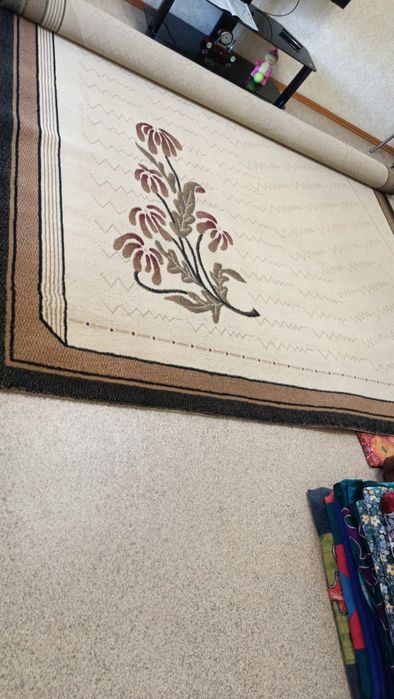 Продам ковёр из натуральной шерсти