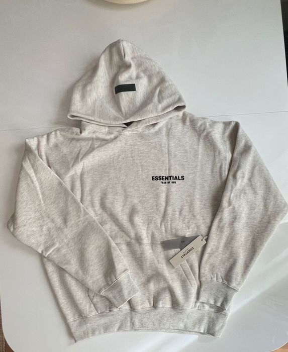 Памучен Essentials светло сив сет- суичер и панталон. Размери S и M.