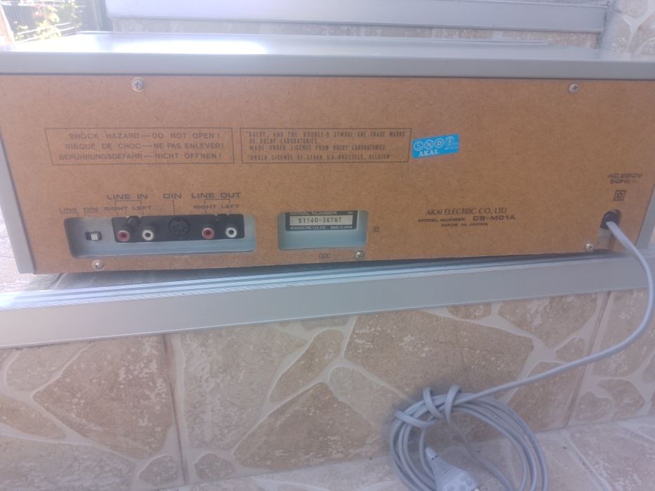 Vând castofon cu caseta AKAI CS M01A