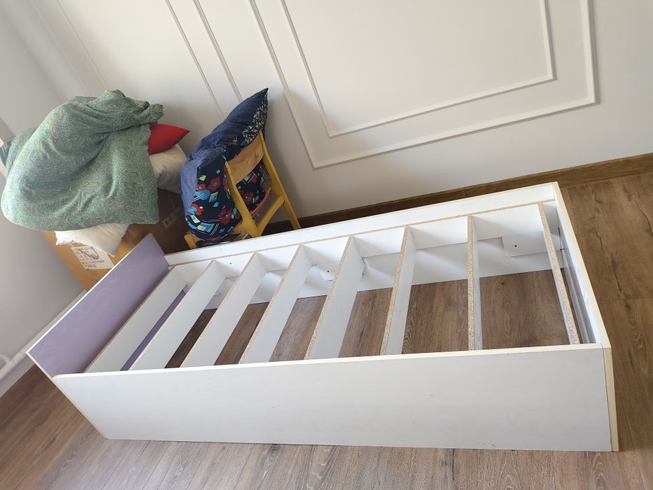 Кровати деревянные