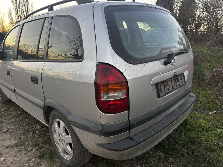 Opel Zafira на части