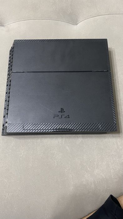 Продам Плэйстейшн 4