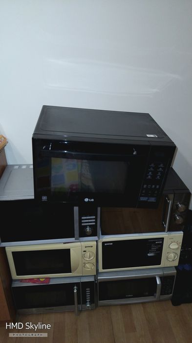 Микровълнова печка с грил