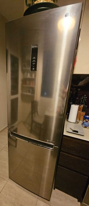 LG Хладилниk c фризер -  долна камера -  LGGBB61PZHZN