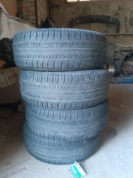 Продам резину,откатал 1 сезон