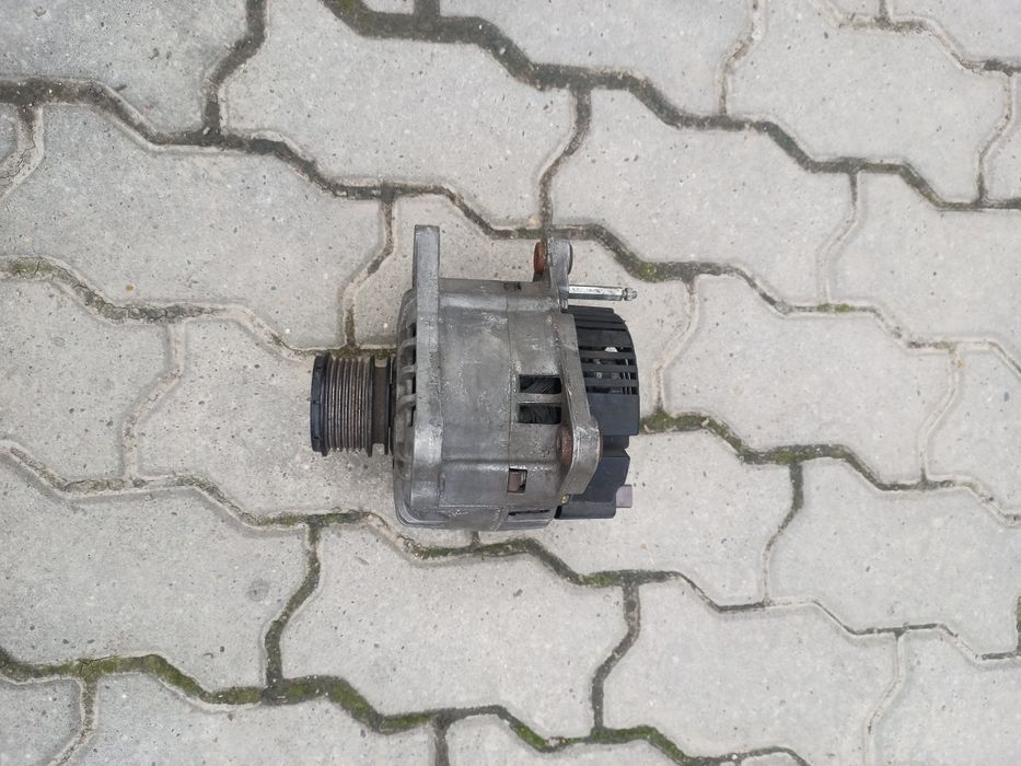 Vând alternator gama vag