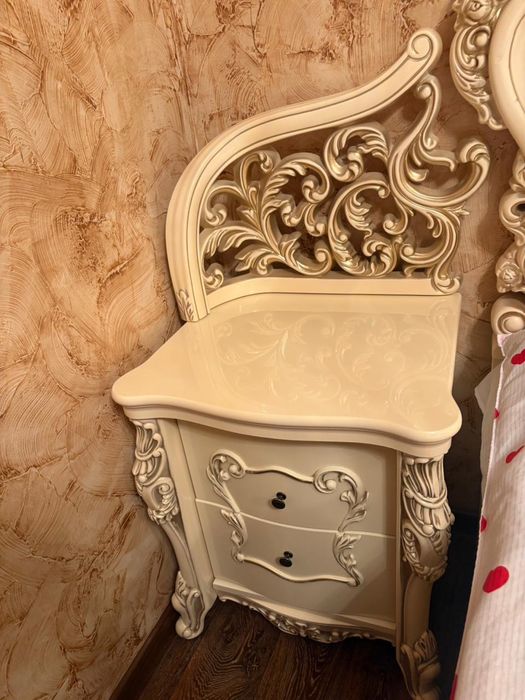 Продам спальный гарнитур и манеж