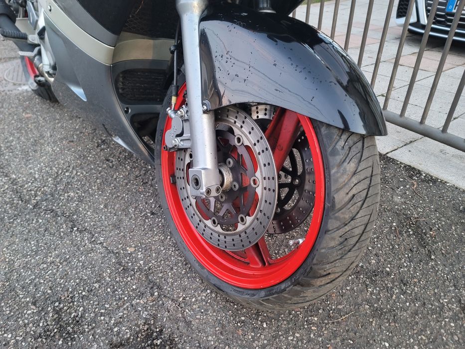 Vând Kawasaki ZZR600