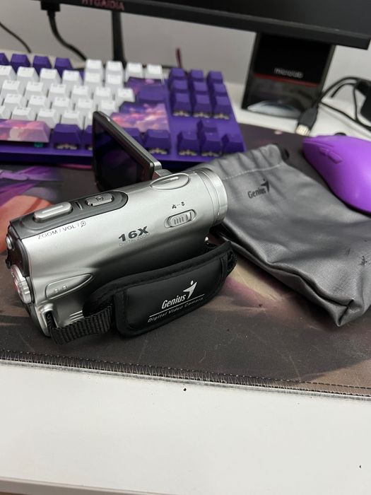 Цифровая видео камера