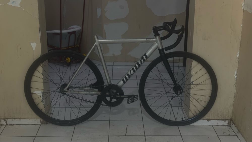 Фиксированный велосипед