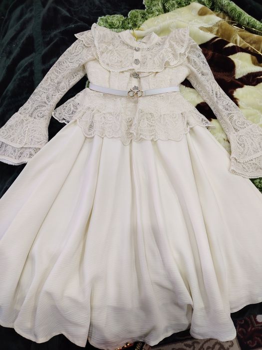 Kofta yubka oq rangda  xolati yangi yarim narxda