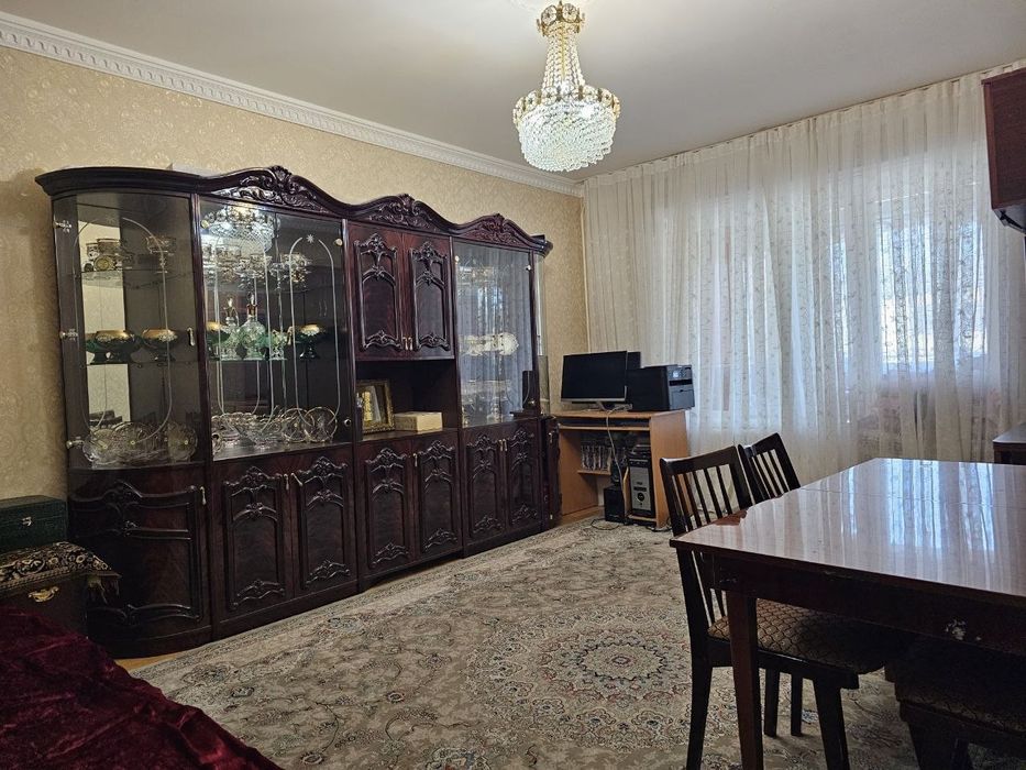 Гофур Гулом метро 3хонали Оилага