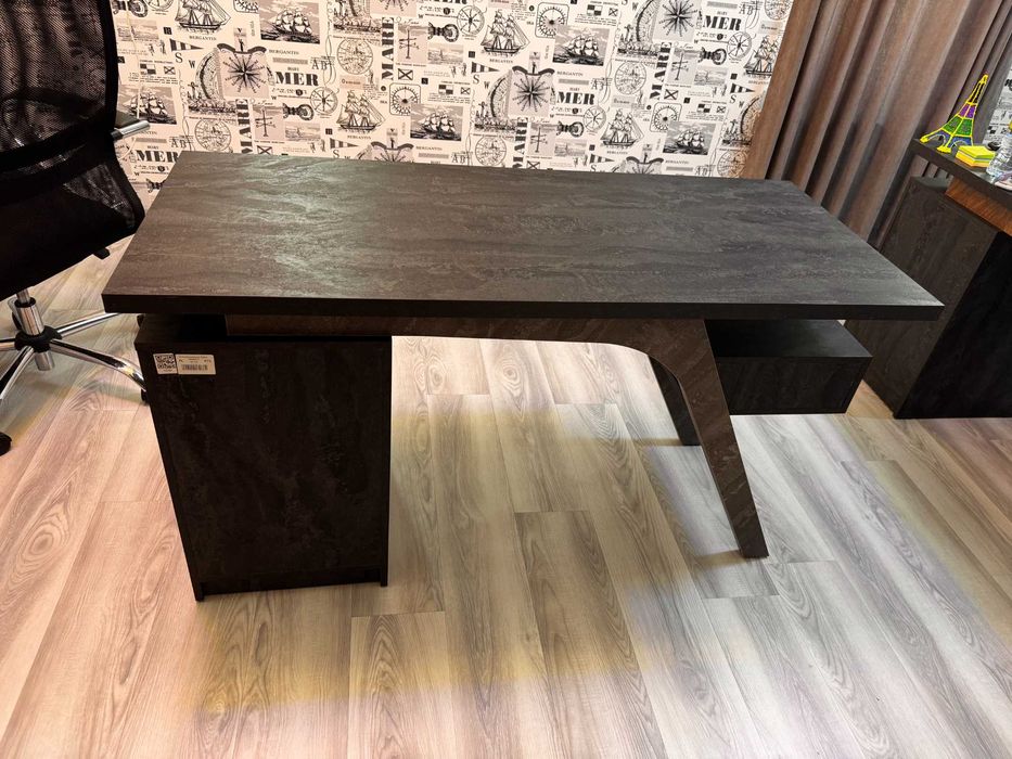 Стол письменный Sigma