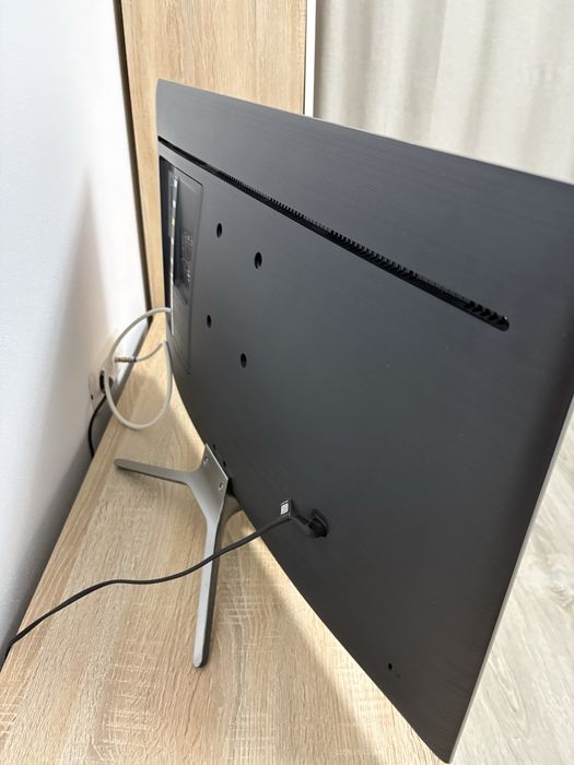 TV Samsung 32″ Smart Full HD – ca nou