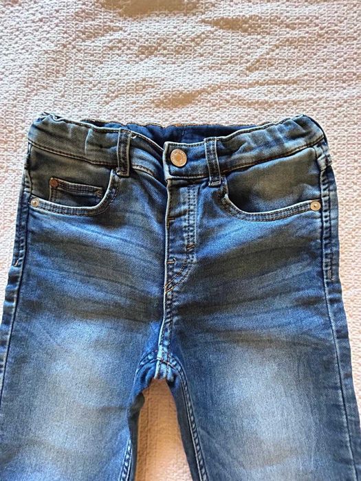 Blugi H&M pentru baieti 6-7 ani IMPECABILI