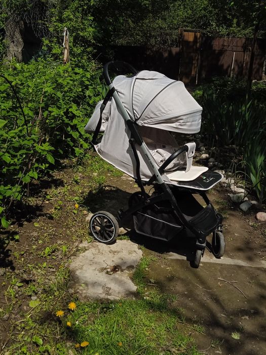 Коляска прогулочная