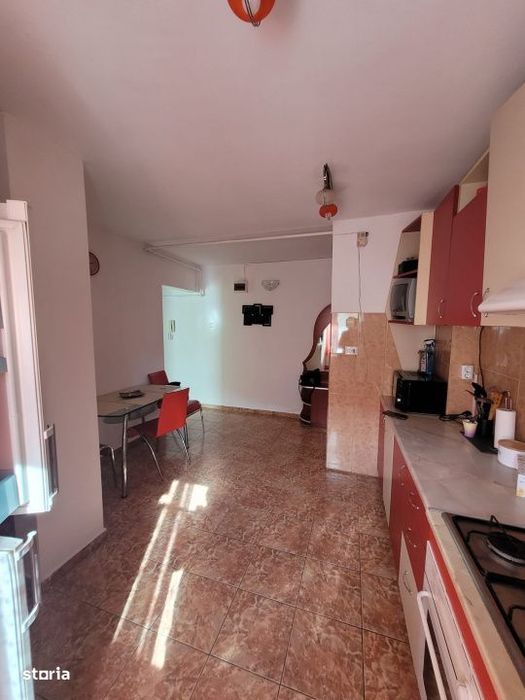 Apartament cu 3 camere, 70 mp, zona Garii