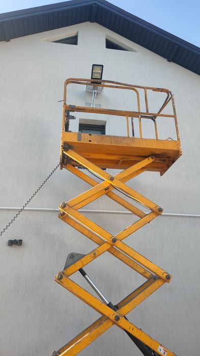 Închiriere Nacela Foarfeca