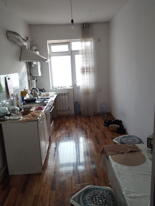 Продается 3-х комнатная квартира возле автомобильного рынка Андижана
+