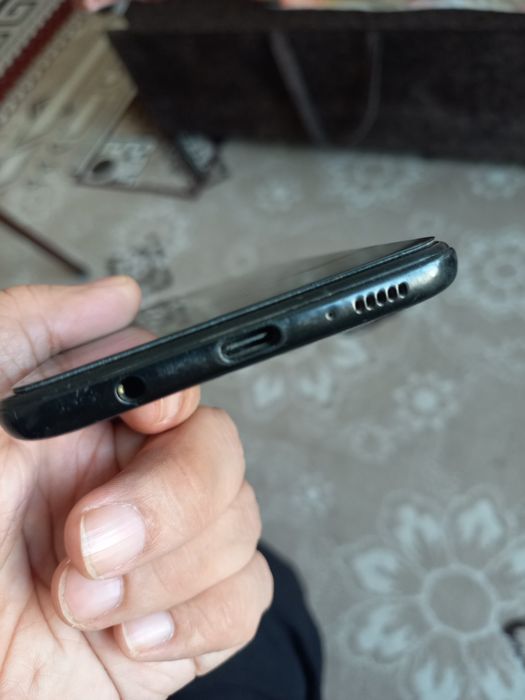 Samsung A20 idiyalniy