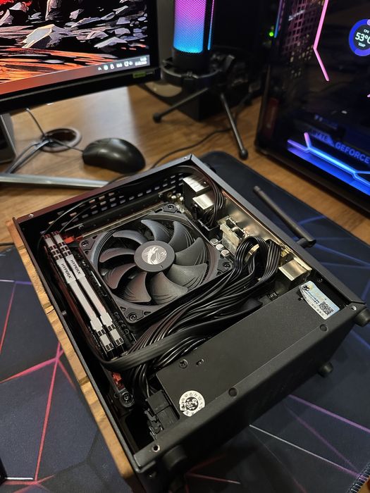 Ryzen 5 5600x + Rtx 5050 в мини корпусе