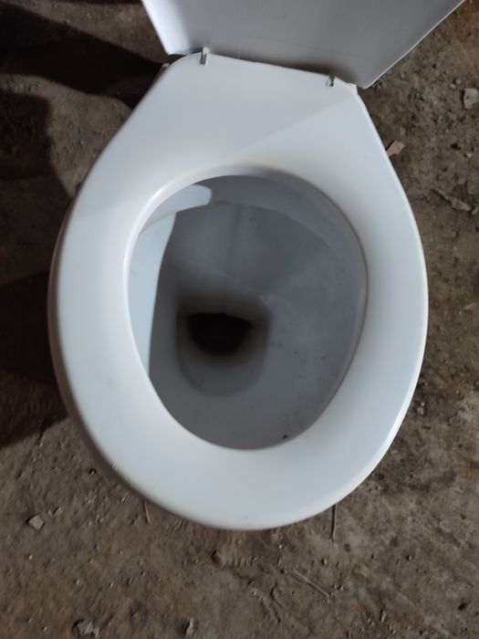 Унитаз в хорошем состоянии